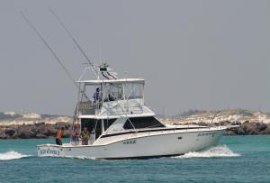 Click to enlarge image  - The Blue Runner II Coming in to harbor - June 30, 2011